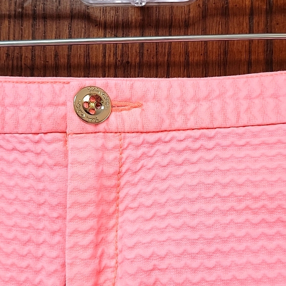 Lilly Pulitzer salmon zig zag shorts, size 8 - Picture 2 of 5